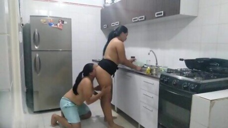follando en la cocina