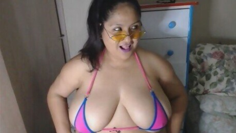 Bbw with amazing tits on webcam