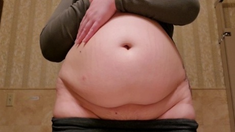 BBW Belly, Belly Button, Boob & Nipple Play: So Much To Jiggle!