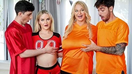 Featuring London River and Slimthick Vics blowjob dirt
